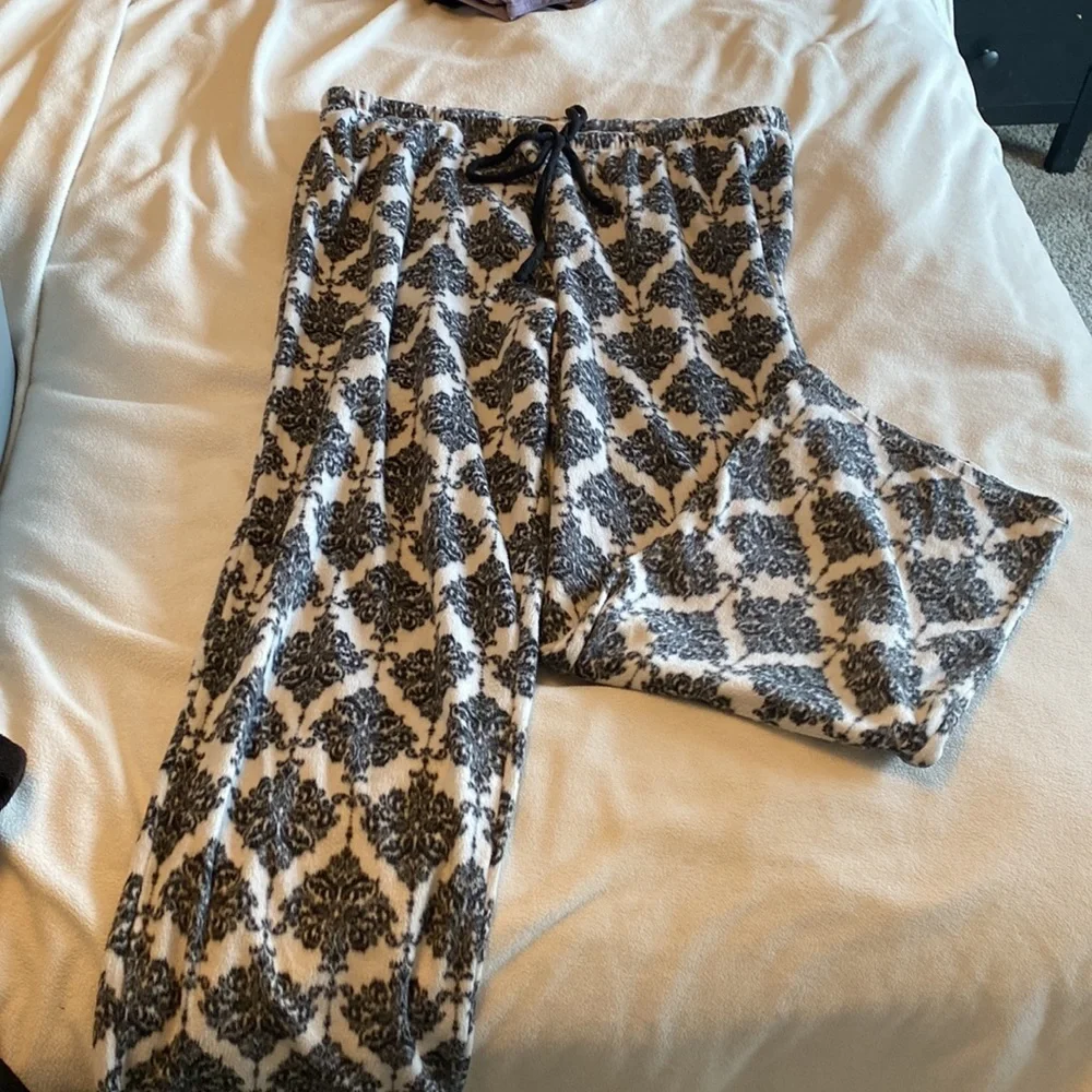 PJ Set - Picture 7 of 8